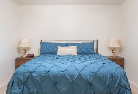 Sleeps 8 | King Suite | Screened Patio + BBQ