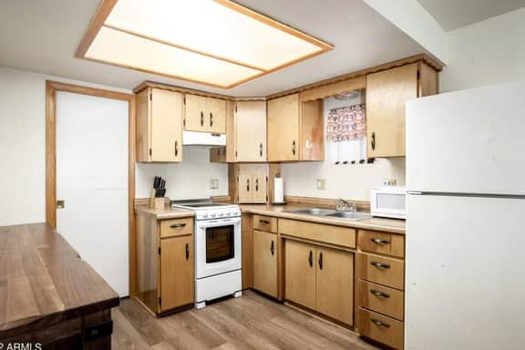Cozy Pet-Friendly Cabin in the Pines | Fenced Yard