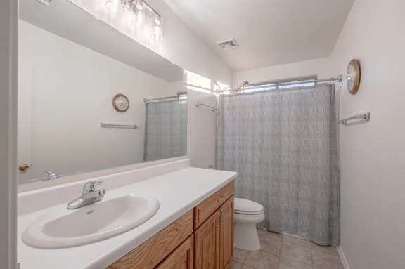 Sleeps 8 | King Suite | Screened Patio + BBQ